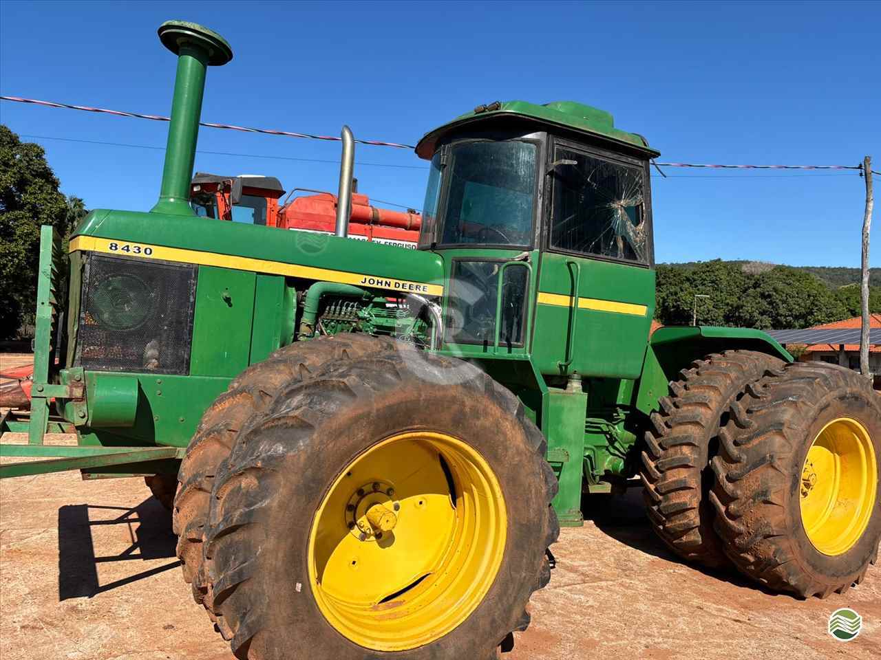 TRATOR JOHN DEERE JOHN DEERE 8430 Tração 4x4 CR Máquinas Agrícolas CASSILANDIA MATO GROSSO DO SUL MS